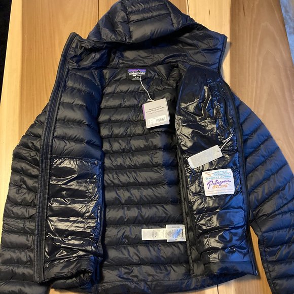 Patagonia Women's Down Sweater Hoody - Picture 6 of 7